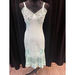 VINTAGE 1950'S NAN FLOWER MINT GREEN NYLON SLIP DRESS (SIZE 34)